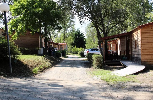 Flower Camping Du Lac De Thésauque * - Chalet Comfort 35m2 1 bedroom - air conditioning + TV + covered terrace PMR 2 persons