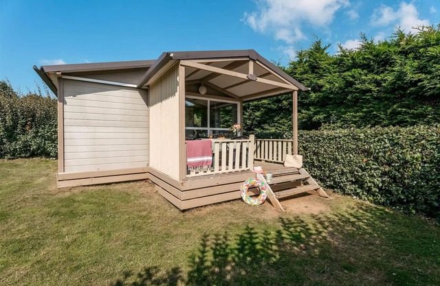 Flower Camping Jardins de Kergal * - Chalet Standard 20m2 2Ch - TV 4 persons