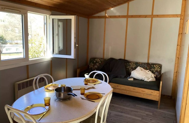 Flower Camping LA BEXANELLE * - Chalet Bois Standard 35m2 - 2 bedrooms + covered terrace 4 people