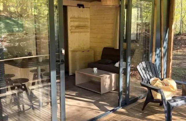 Flower Camping LA BEXANELLE * - Chalet Victoria Confort 20m² - 1 bedroom + TV + Covered terrace 4 people