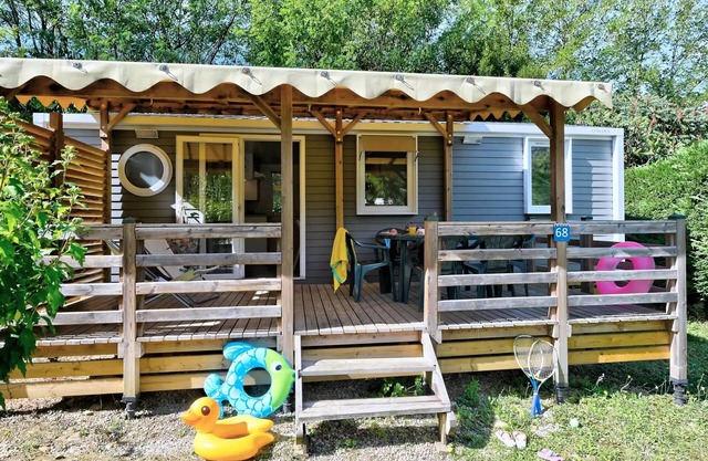 Flower Camping La Chataigneraie * - Mobil home Premium 31m2 (3 bedrooms) + covered terrace + Dishwasher + TV + Air conditioning 6 people