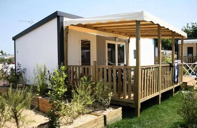 Flower Camping La Rivière * - Mobile home Premium 40m2 (2 bedrooms) + TV + LV + BBQ + Clim + 2 bathrooms 5 people