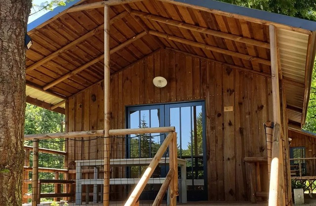 Flower Camping Le Belvédère * - Premium cabin MARILHOU - 2 bedrooms 4 persons