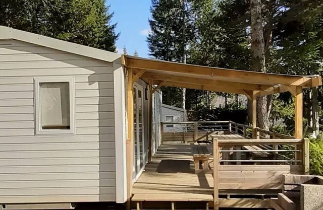 Flower Camping Le Belvédère * - Mobil-home Premium CERE - 2 bedrooms 4 people
