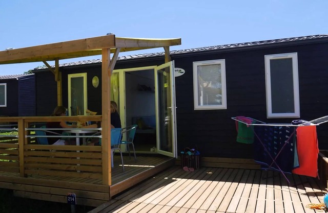 Flower Camping Le Lac aux Birds * - Mobile home Comfort 26m2 (2 bedrooms) + Clim + terrace 10m2 4 people