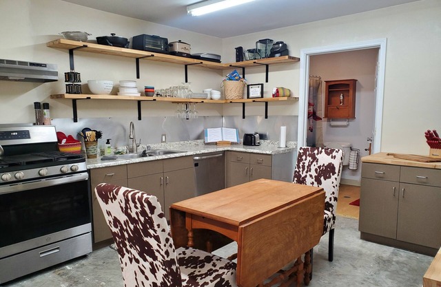 Fly-In Apartment with plenty of Mountains and outdoor activities to enjoy!