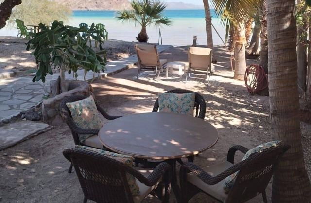 Fly to Loreto, Beach front,4 bdr, 3 king suites! Coyote Beach, Concepcion Bay