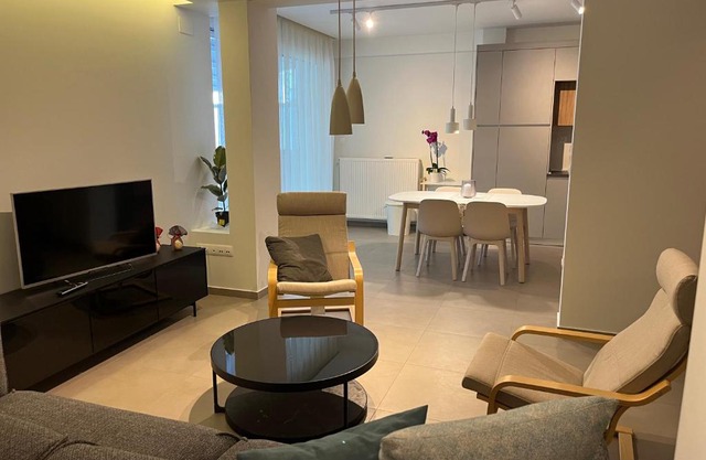 Fofi's City Center Apartment