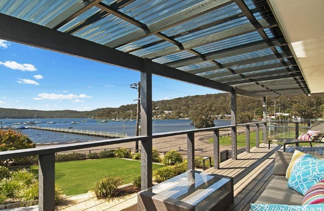 'Footsteps to the Bay' by Accom Holidays