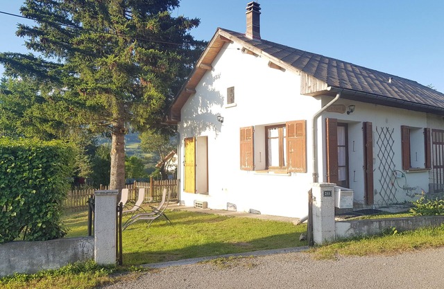 For you ! Pretty little house on Jardin Clos, facing the Dévoluy mountain range