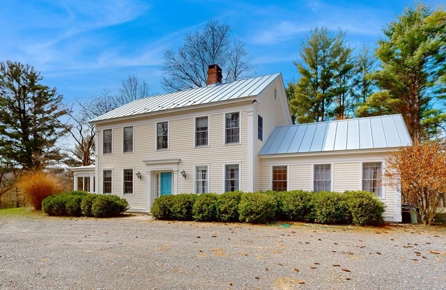 Forest Hideaway: Dog-friendly farmhouse near Catamount Mountain