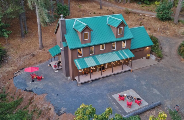 Forest Hollow-Escape to Nature in Wine Country-McMinnville-Fire Pit-Dog Friendly