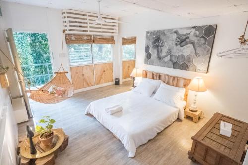 FOREST Nest with Self-Service Breakfast - Birds, Monkeys, Pet Friendly with a Fee