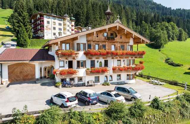 Forestside with Sauna, Great for Hike & Ski