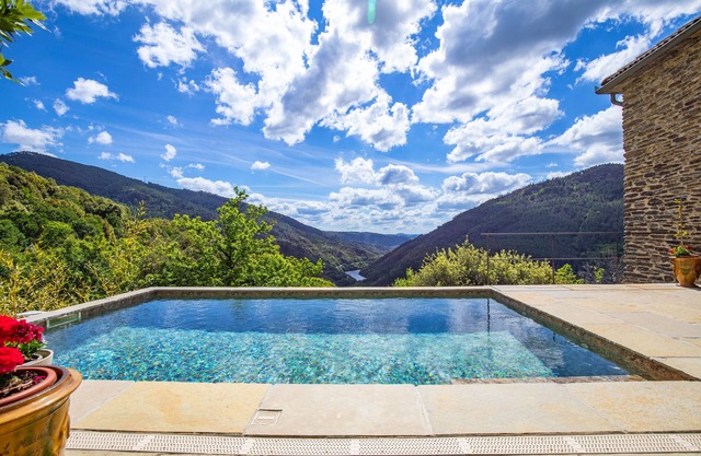 Former Ardèche farmhouse with stunning views and heated swimming pool - 8 people