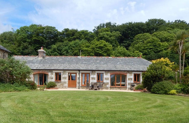 Former Coach House with enclosed garden - Hendra Barns, Mitchell Near Newquay