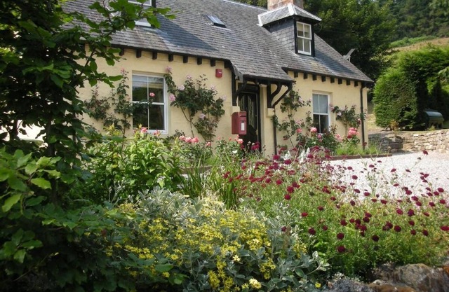 Former Lodge House to Swordale Castle