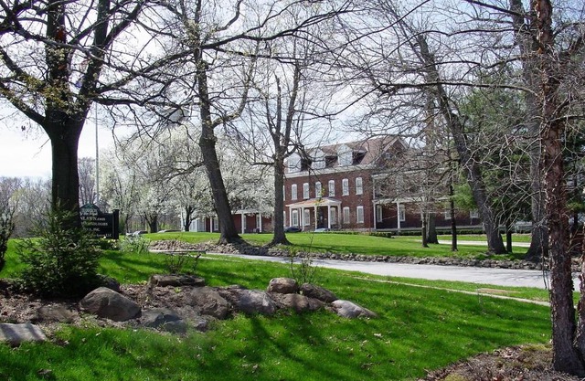 Fort Harrison State Park Inn