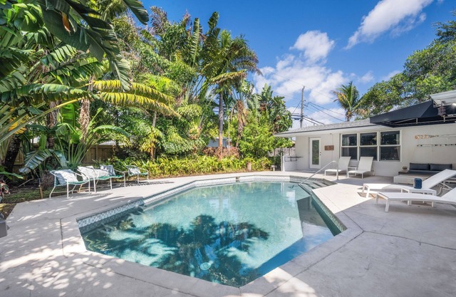 FORT LAUDERDALE Spacious house with heated pool and garden