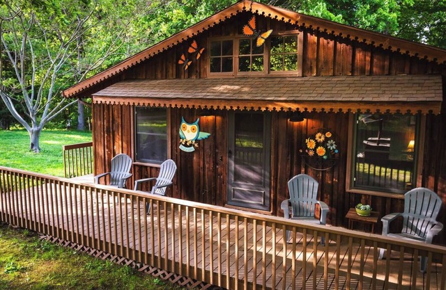 Fox Creek Cabin, Fox Creek Cabin | Cozy & Private Luxury Retreat on 30 Acres in Olney