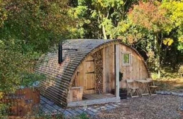Fox Lodge at Heygates Lodging - Waterfront Wooden Lodge With hot tub