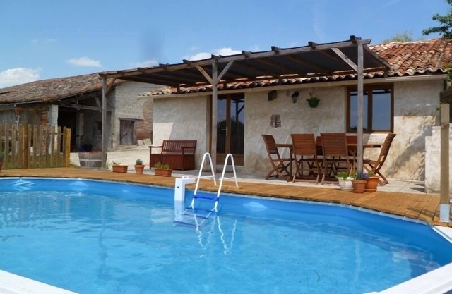 Holiday Cottage & Coarse Lake