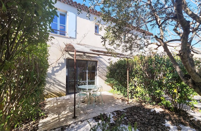 Beautiful home in Saint-Laurent-de-la-Cabrerisse