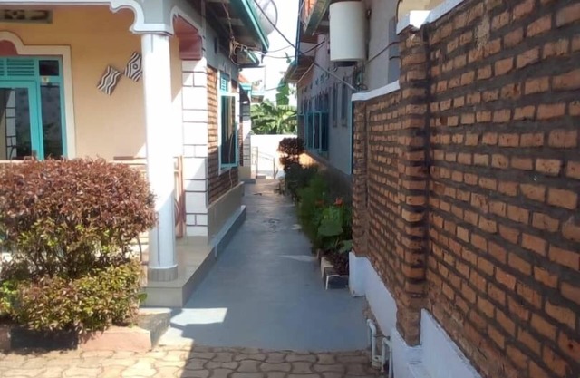 FRANCIS GUEST HOUSE