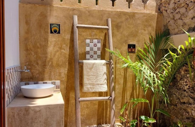 Frangipani Suite - Deluxe Triple Seaview with AC