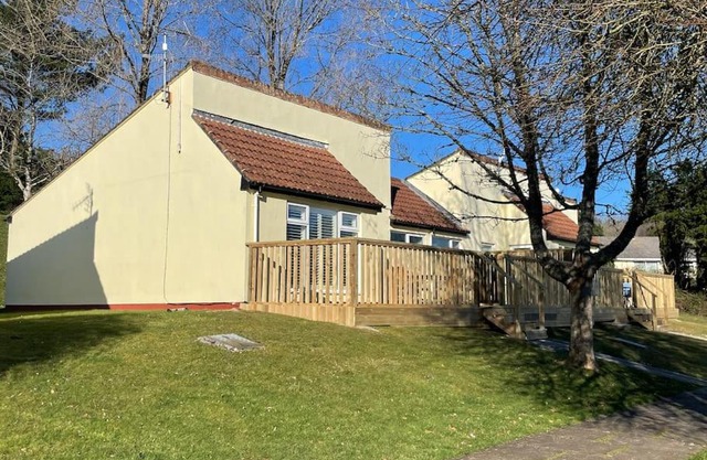 Frankie's Holiday Lodge