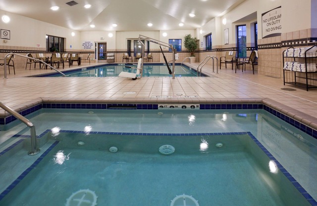 Free Breakfast. Pool & Hot Tub. Great for Business Travelers!