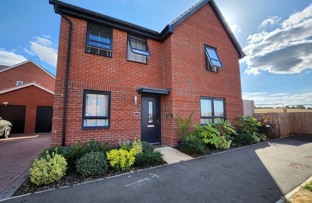 FREE Parking, Short & Long Relocation Stay, Insurance, Business. Great Location!