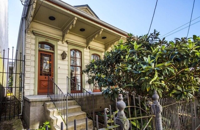 FRENCH QUARTER - WAREHOUSE DISTRICT - CONVENTION CENT - SPACIOUS PARKING - HOME