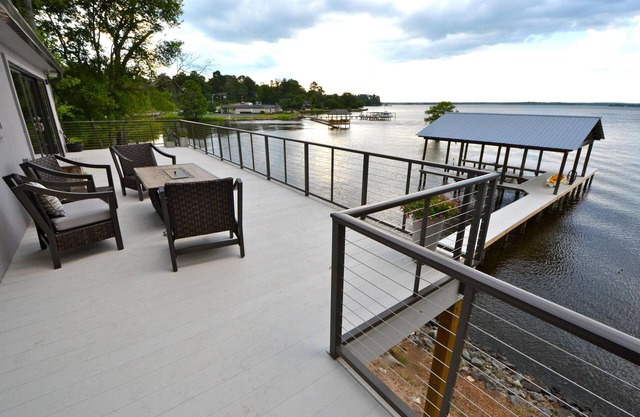 Fresh, Contemporary Lake House with Gourmet Kitchen and 2 Covered Boat Slips