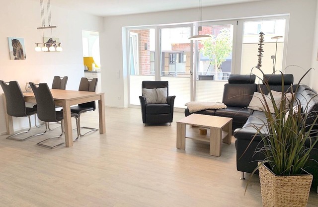 Freyja vacation apartment at the tip of the harbor: comfort and proximity to the beach