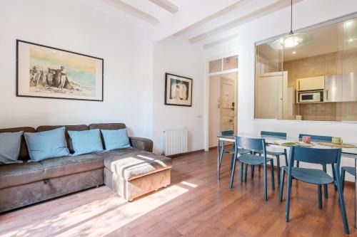 Fridays Flats Charming Apartment In Clot