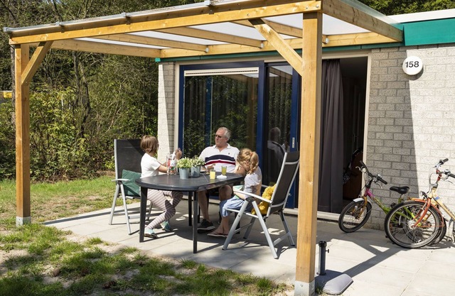 Friesland Bungalow with Terrace