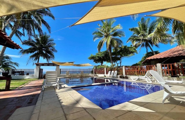 Front row beach ranch on the seafront in Barra de Santiago