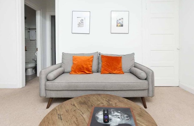 Frontdesk | Open 1 BR Apt by Black History Museum