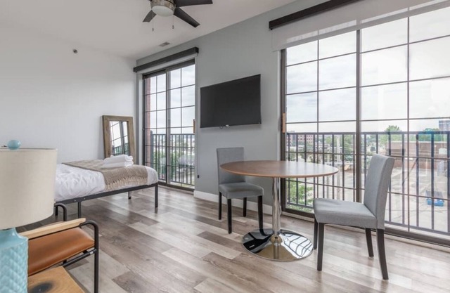 Frontdesk | Open Studio Apt near The Gate District