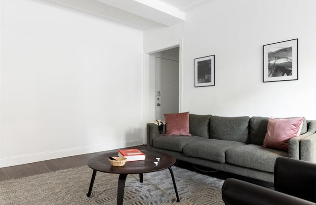 FRONTDESK Refreshed 1BR Apt in Hyde Park