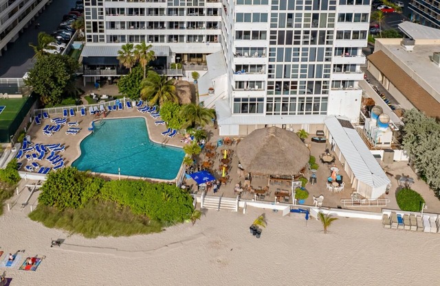 Ft. Lauderdale Beach Studio in Oceanfront Resort with Amenities