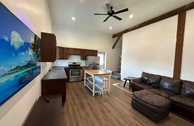 Full Kitchen 55" TV Fireplace WD Parking