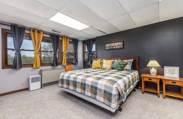 Full Retreat 2 Motel Style Rooms l 4 beds