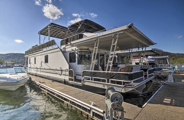 Fully Equipped Docked Houseboat at Log Pond Marina in Havre de Grace, MD.