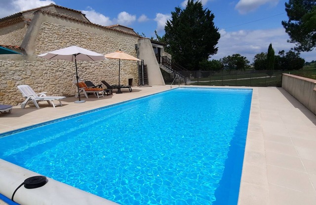 Fully-equipped gîte for up to 7 people, with private pool.