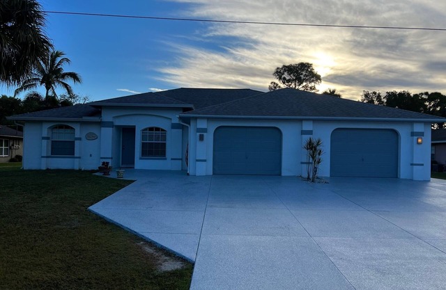 FULLY FURNISHED 2/2/1 LOCHMOOR GOLF COURSE VIEW DUPLEX