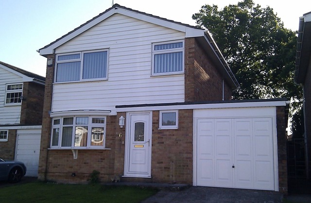 Fully furnished 3 Bedroom family home with large child friendly enclosed garden.