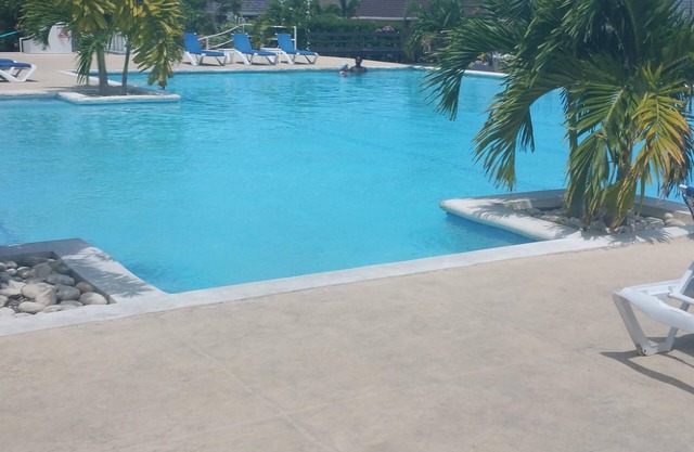 Fully furnished air conditioned secure villa on the scenic jamaican north coast.