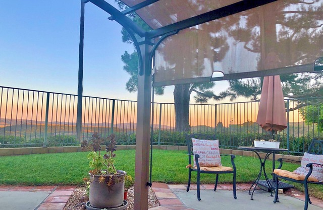 Fully Furnished Rental Property with High-Ceiling and Spectacular Sunset Views